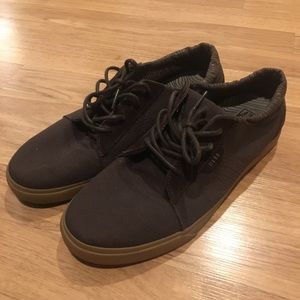 Reef Shoes Men’s Size 10.5
